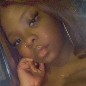 Meet your Posher, Nae